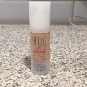 Benefit hello flawless oil free foundation -petal